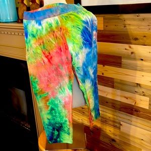 Size large capri leggings